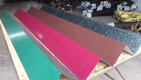 Конек крыши серый 1130x330x5,2 мм